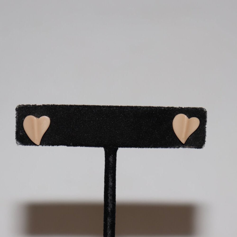 🤎✨ Vintage Brown Heart Post Earrings · 3/8" Tall · warm petite retro charm